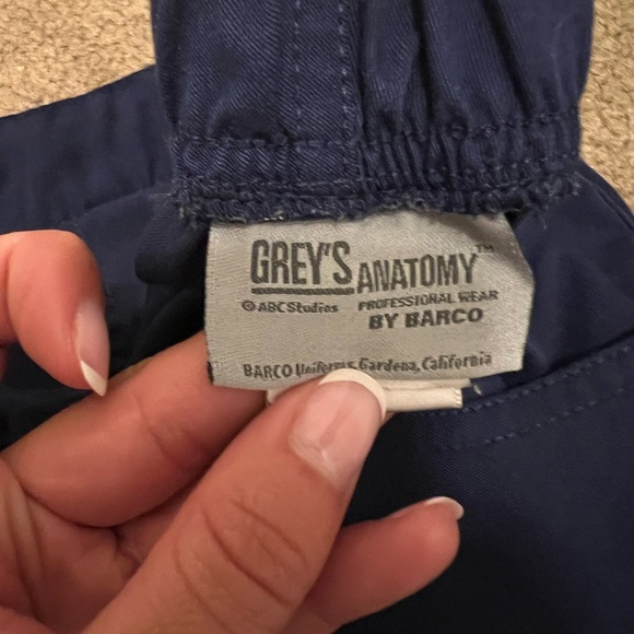 Grey’s Anatomy Scrub Set - Picture 4 of 7